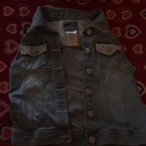 I am selling a jean jacket